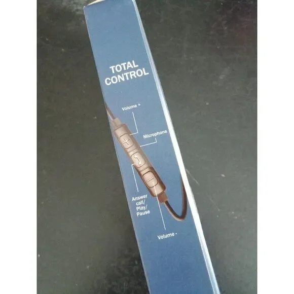 Premium sound earbuds alloy Magnavox microphone - Picture 3 of 6